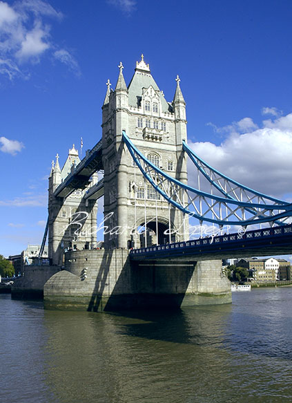 Tower Bridge - Architecture photography